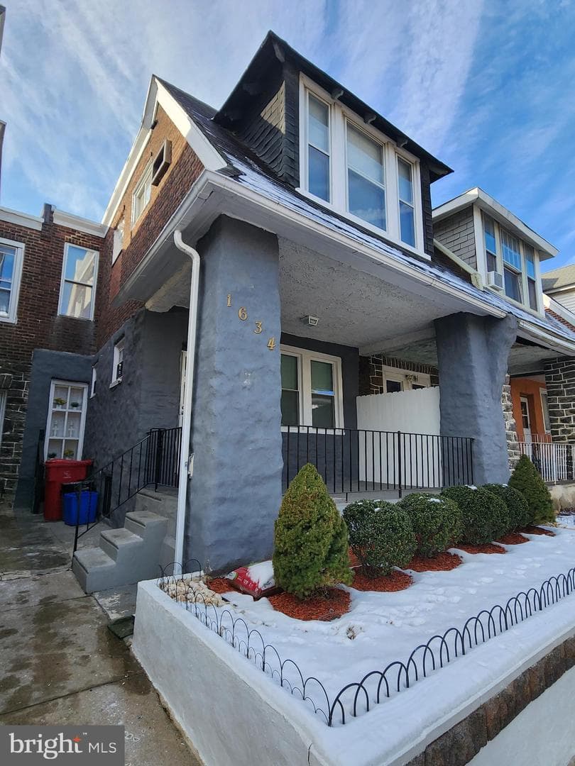 1634 Lewis Street photo 1