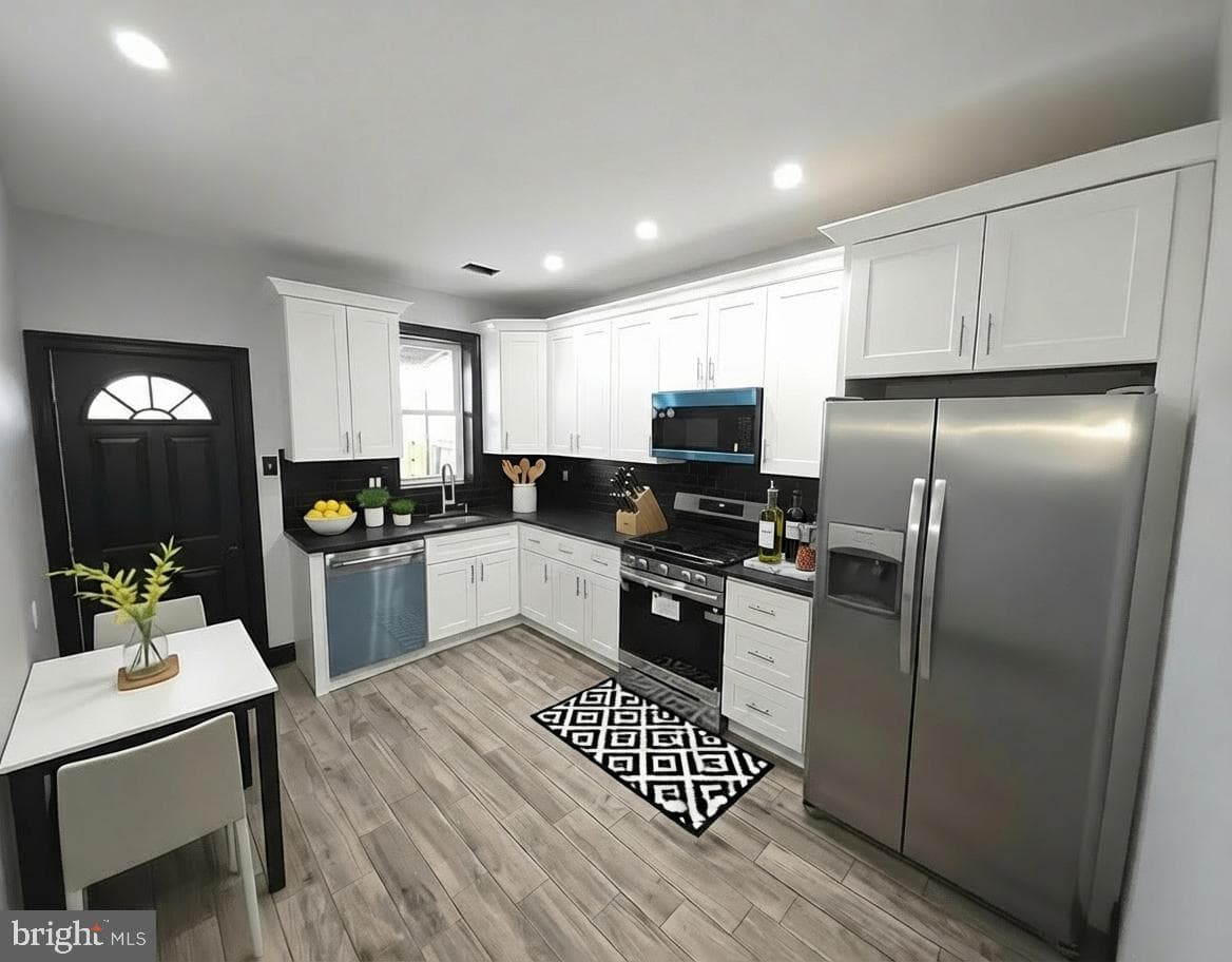 4656 James Street photo 1