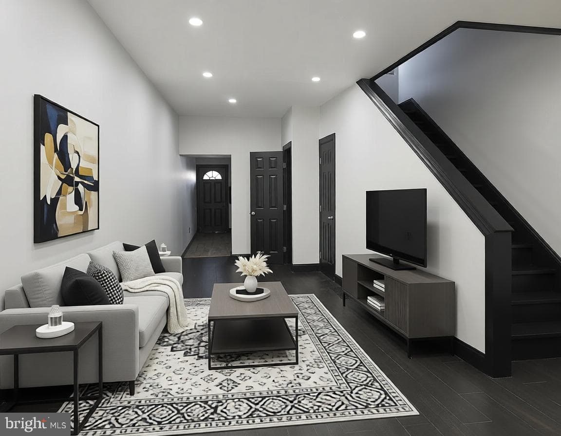 4656 James Street photo 4
