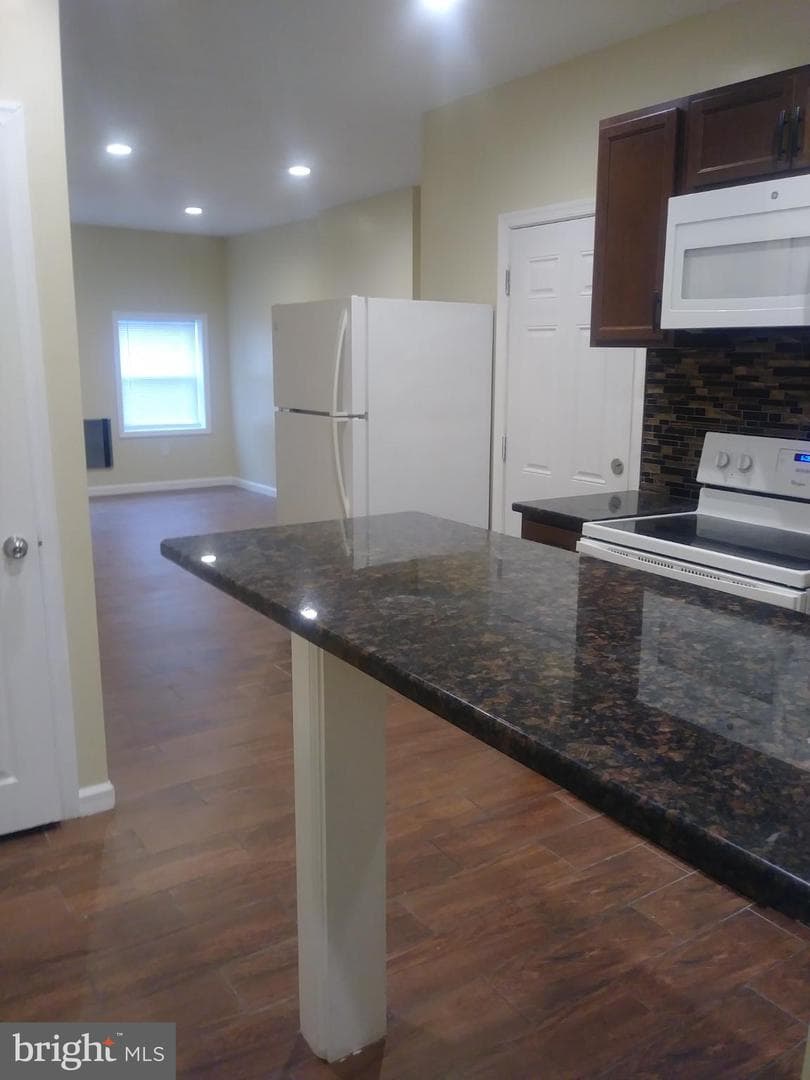 522 W Westmoreland Street photo 4