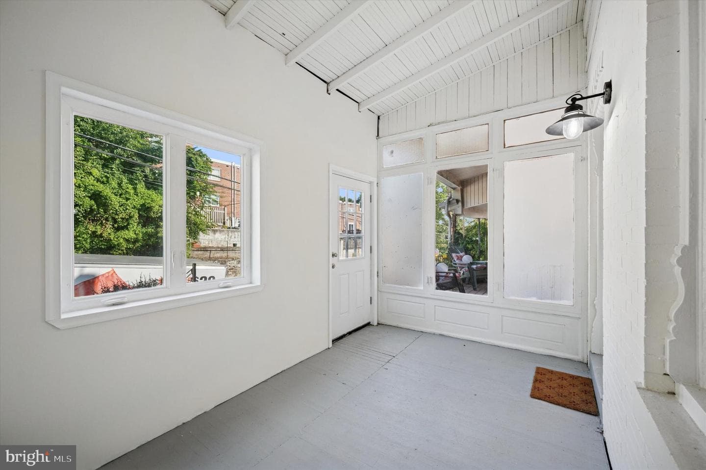 610 Martin Street photo 2