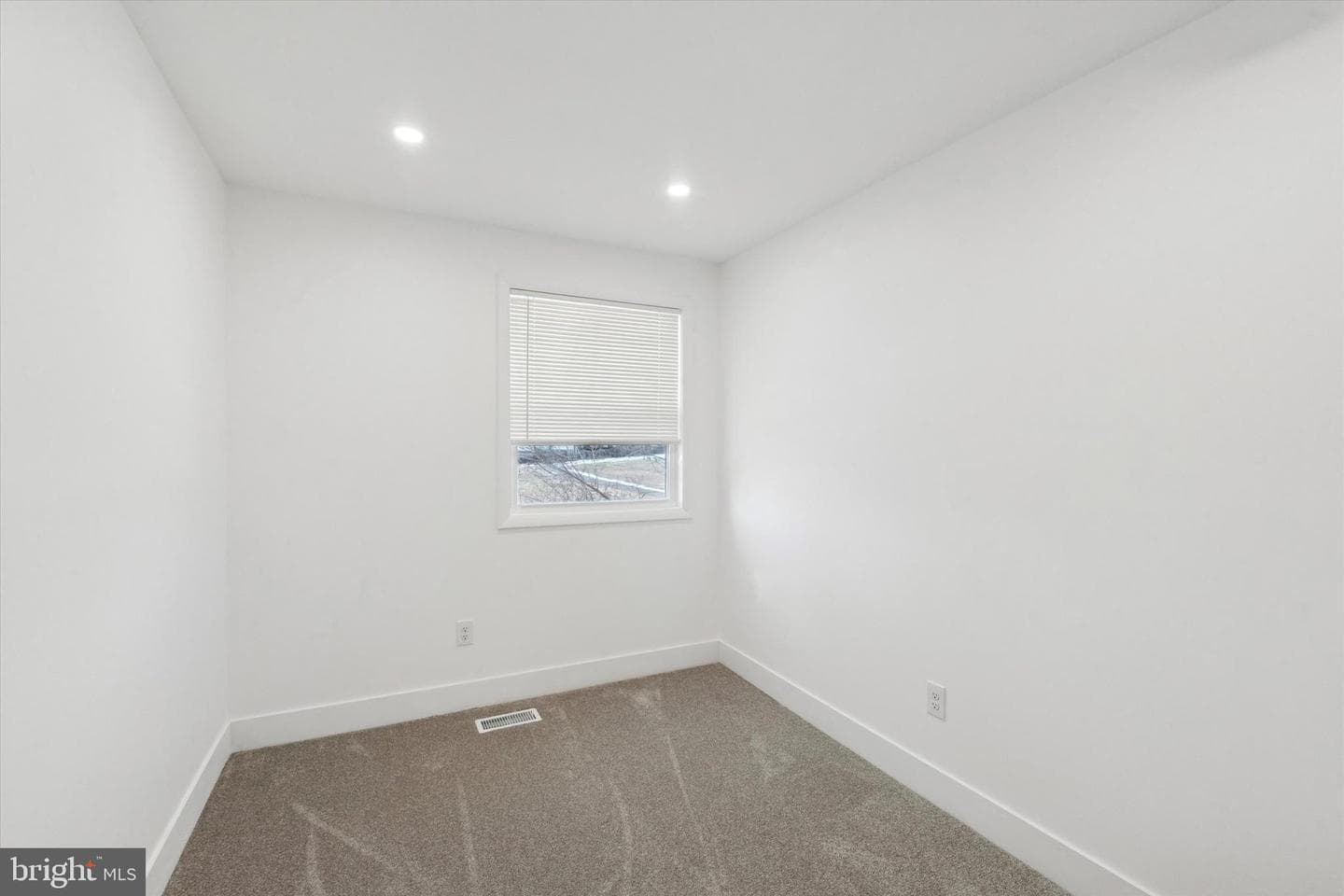 1720 Kennedy Street photo 12