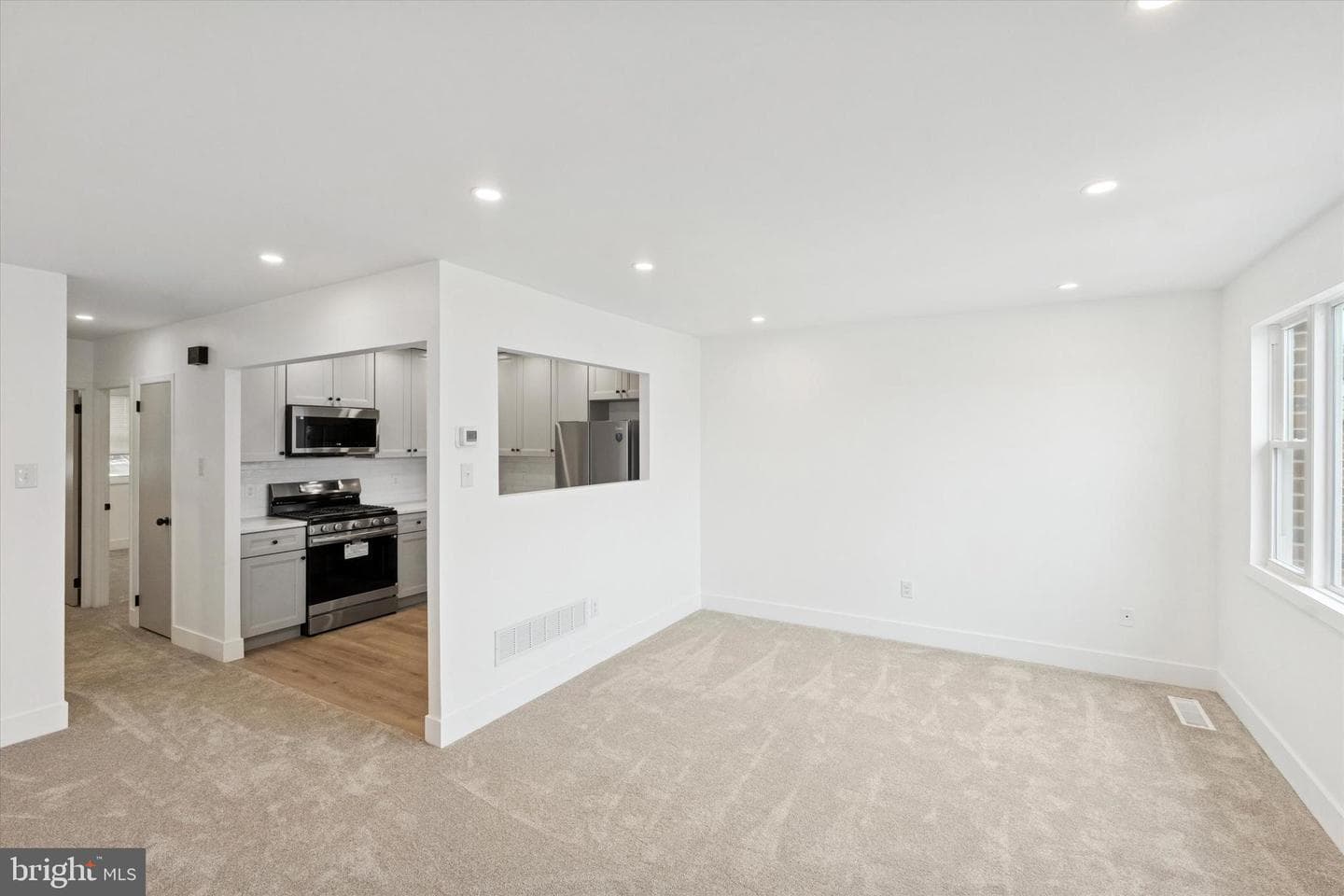 1720 Kennedy Street photo 3
