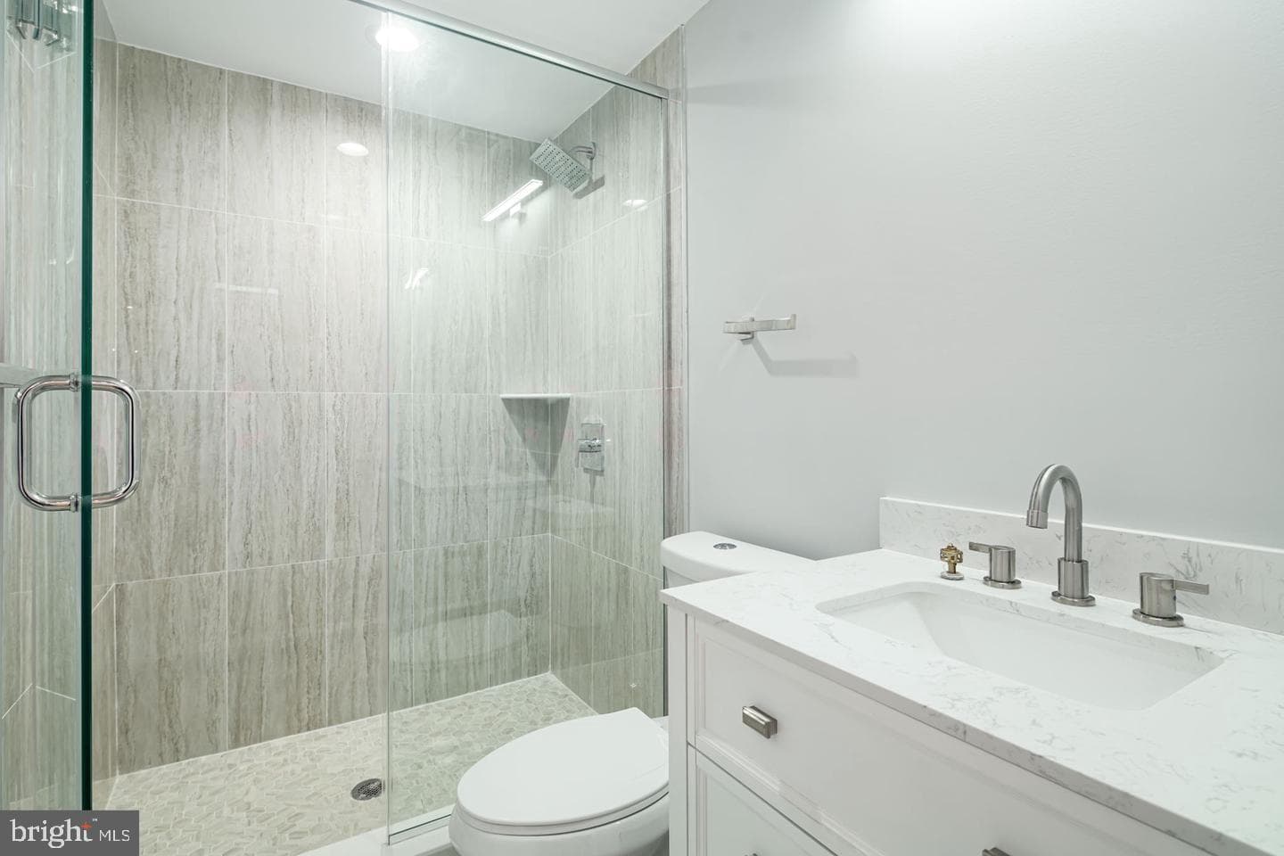 2336 N Mascher Street photo 7
