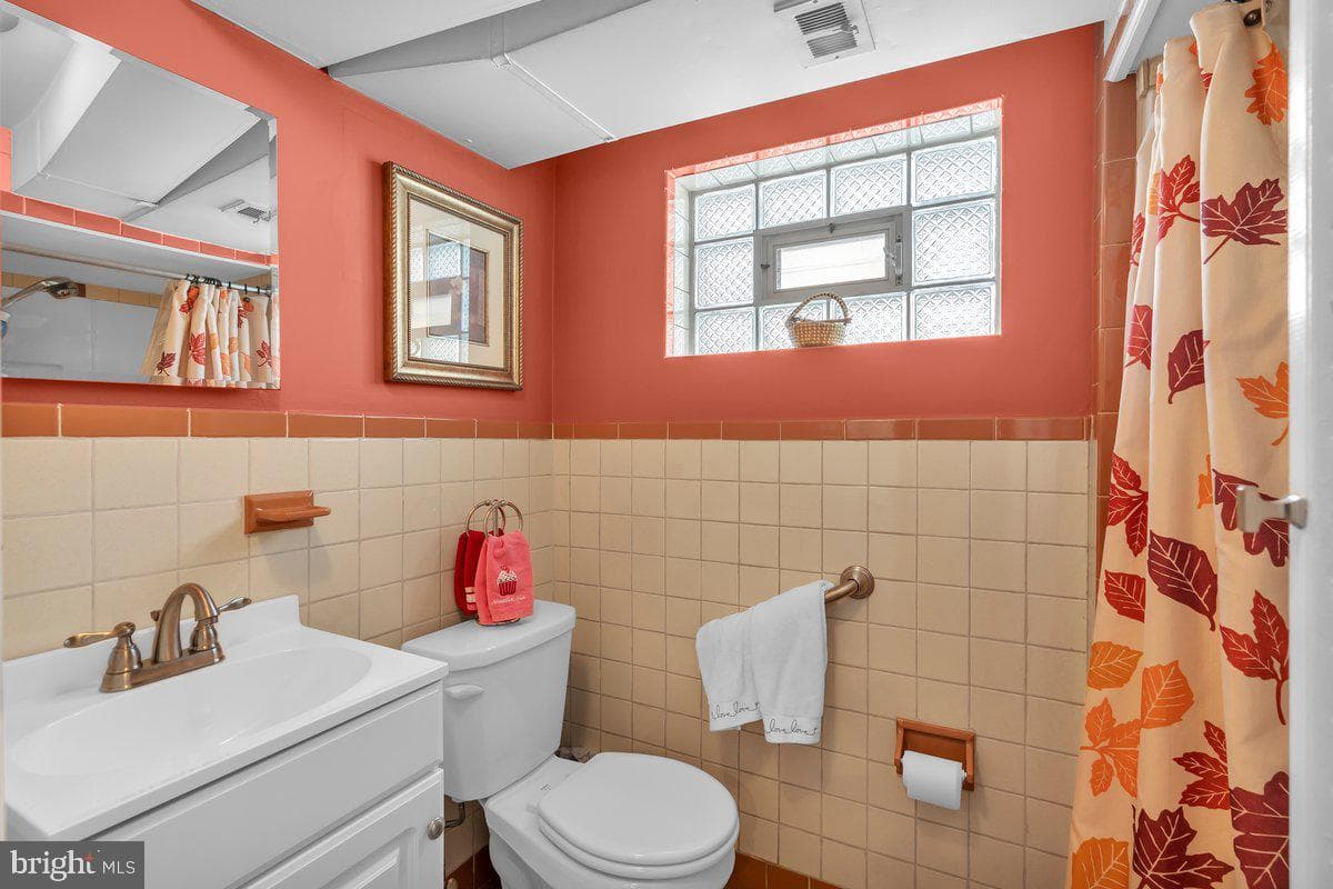 8240 Narvon Street photo 28