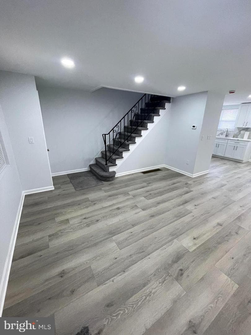 2085 Simon Street photo 2