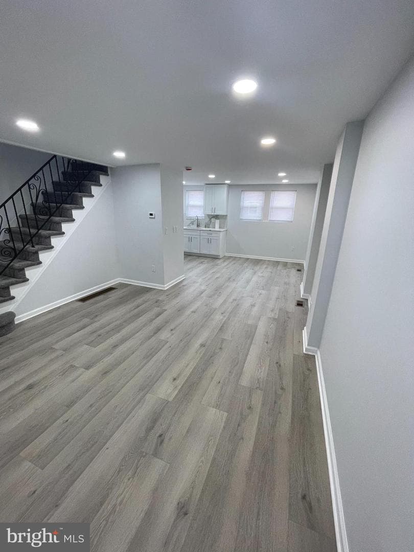 2085 Simon Street photo 3