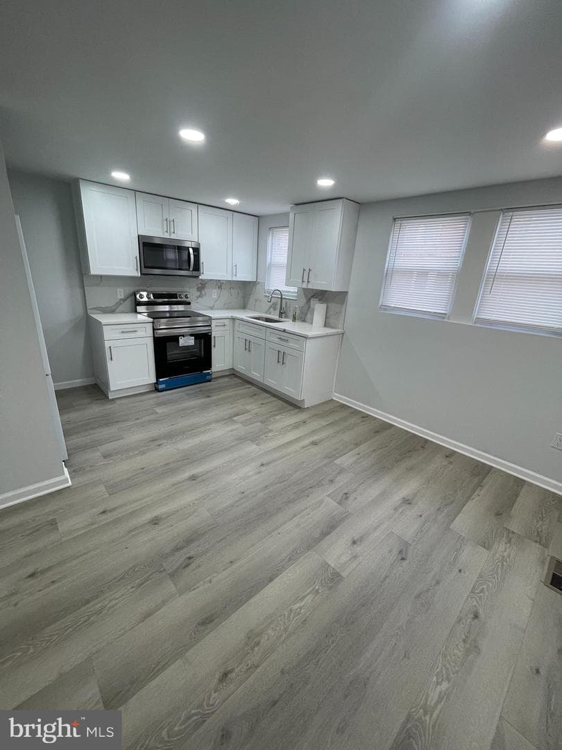 2085 Simon Street photo 5