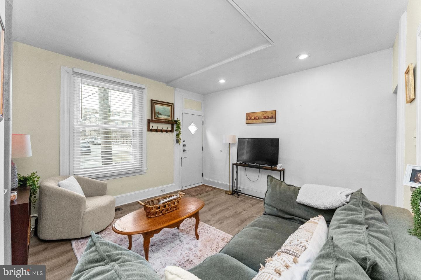 431 Shurs Lane photo 2