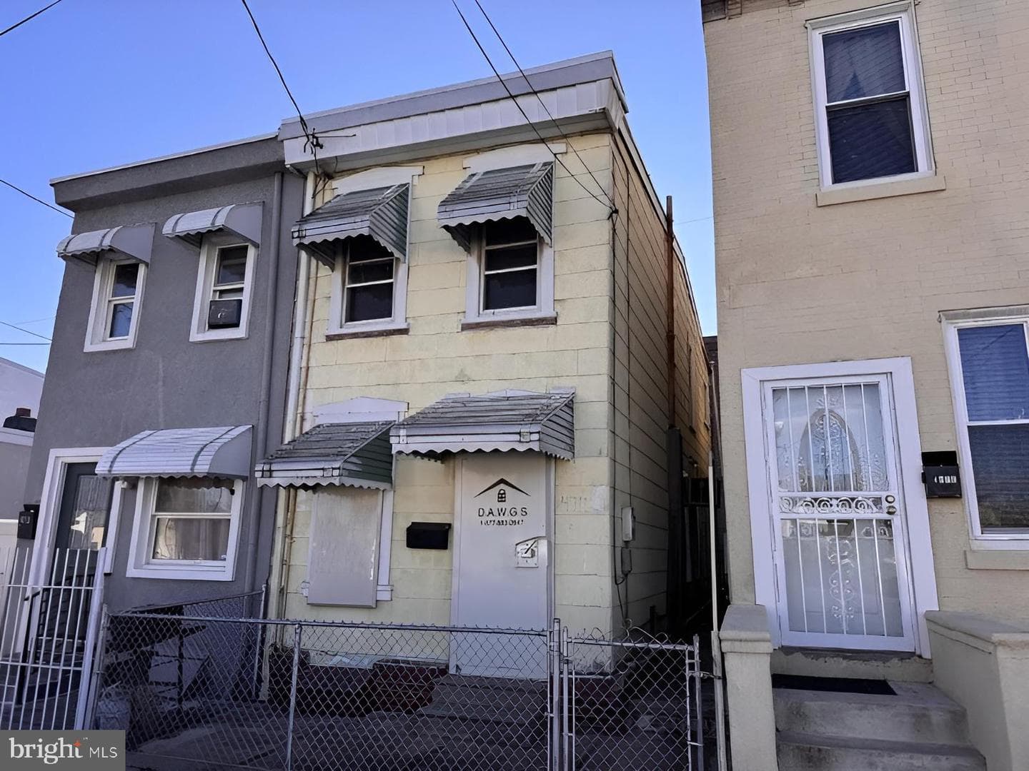 4711 Worth St photo 1