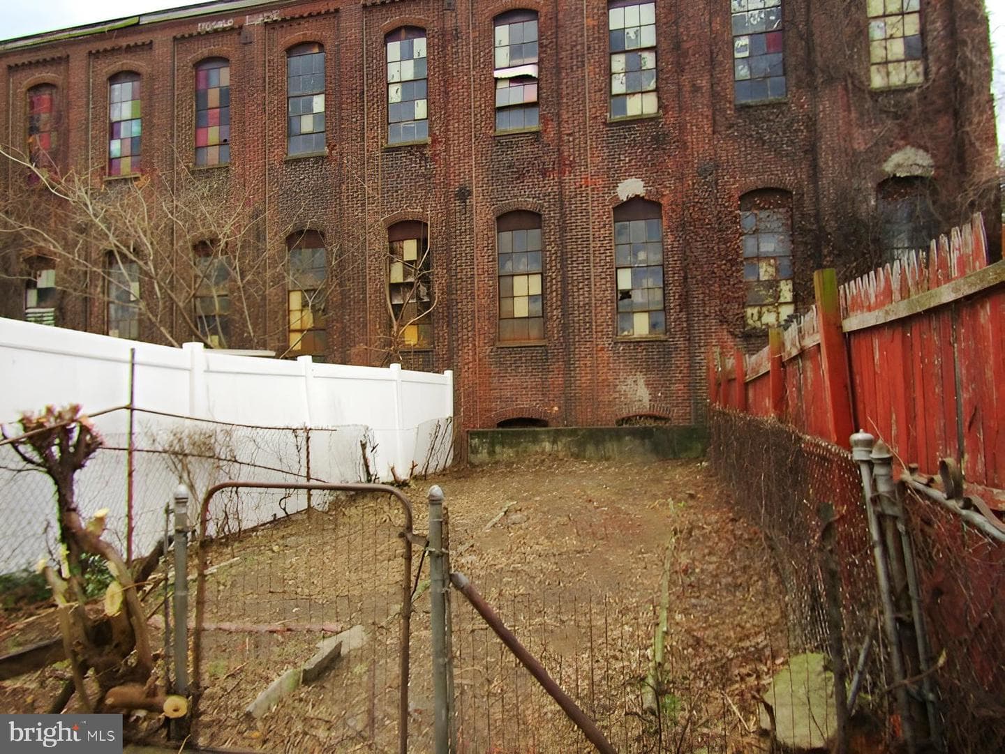 4711 Worth St photo 3