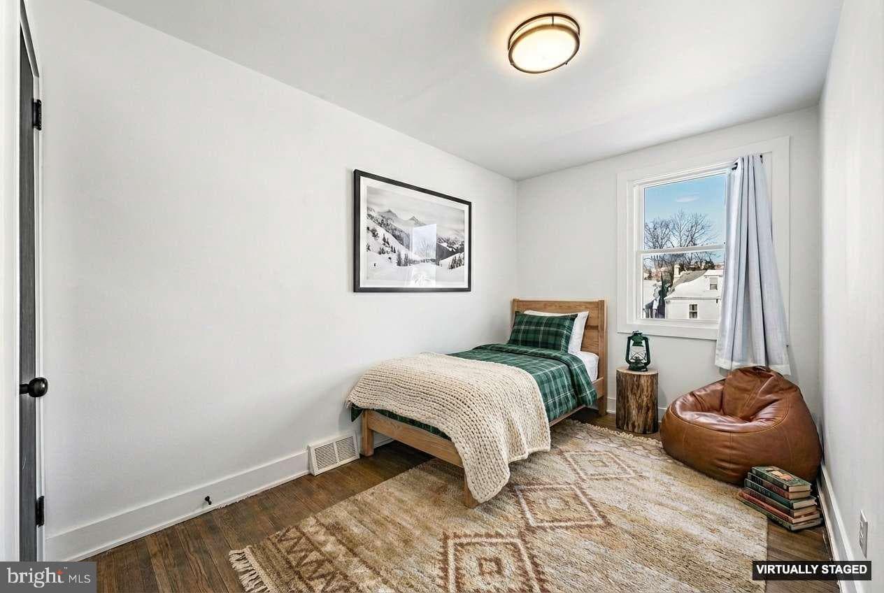 354 Krams Avenue photo 21