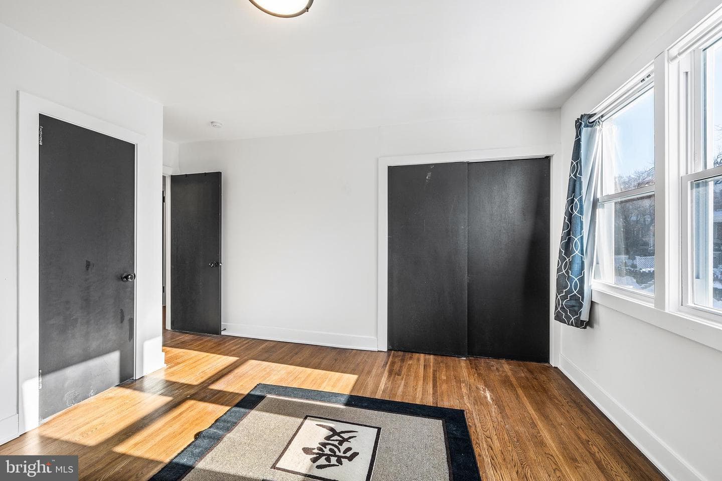 354 Krams Avenue photo 25