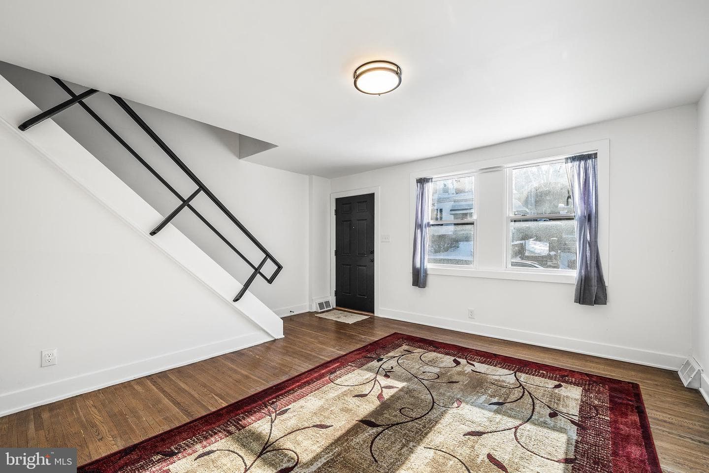354 Krams Avenue photo 6