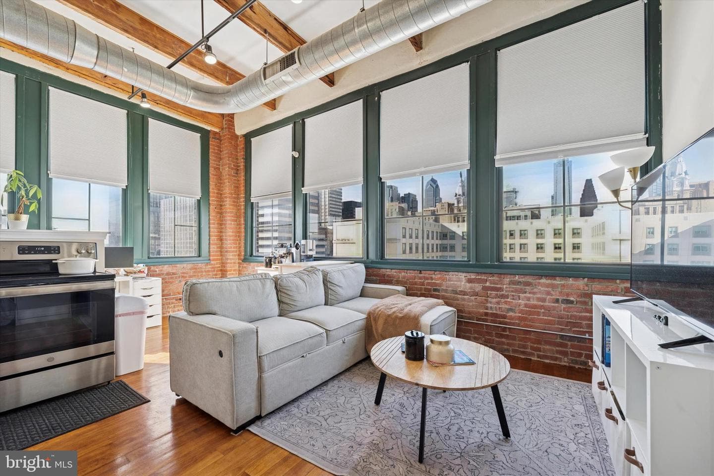 1010 Arch Street #807 photo 3