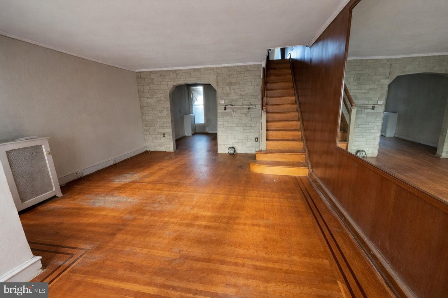 111 W Grange Avenue photo 5