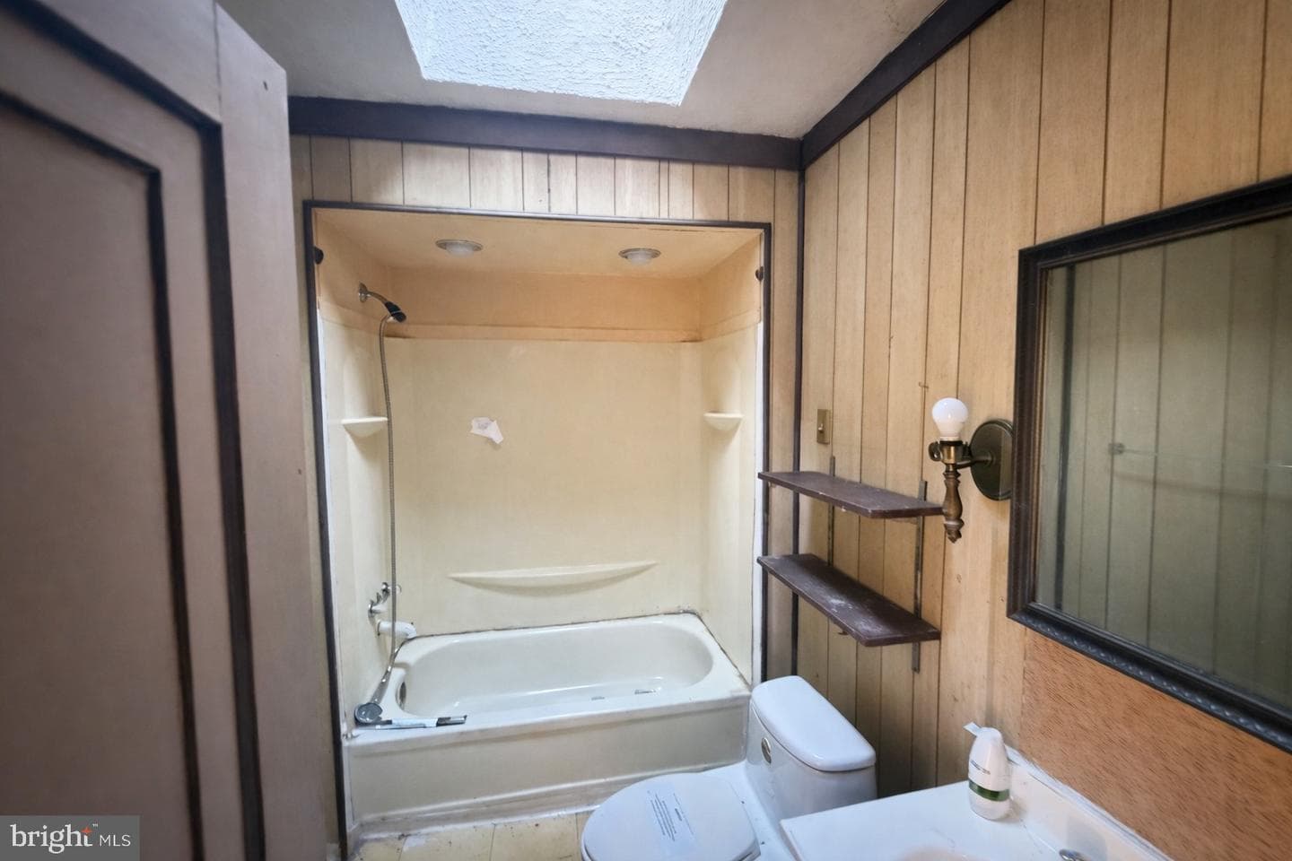 111 W Grange Avenue photo 9