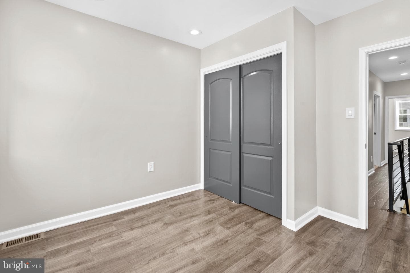1452 Etting Street photo 8