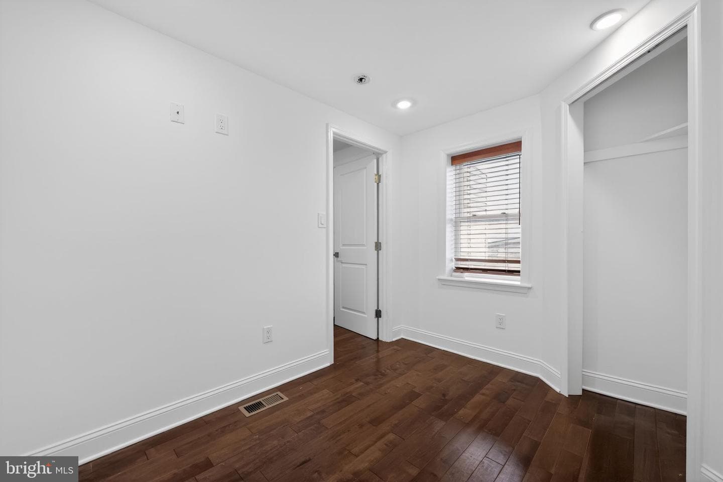 103 Mcclellan Street photo 29