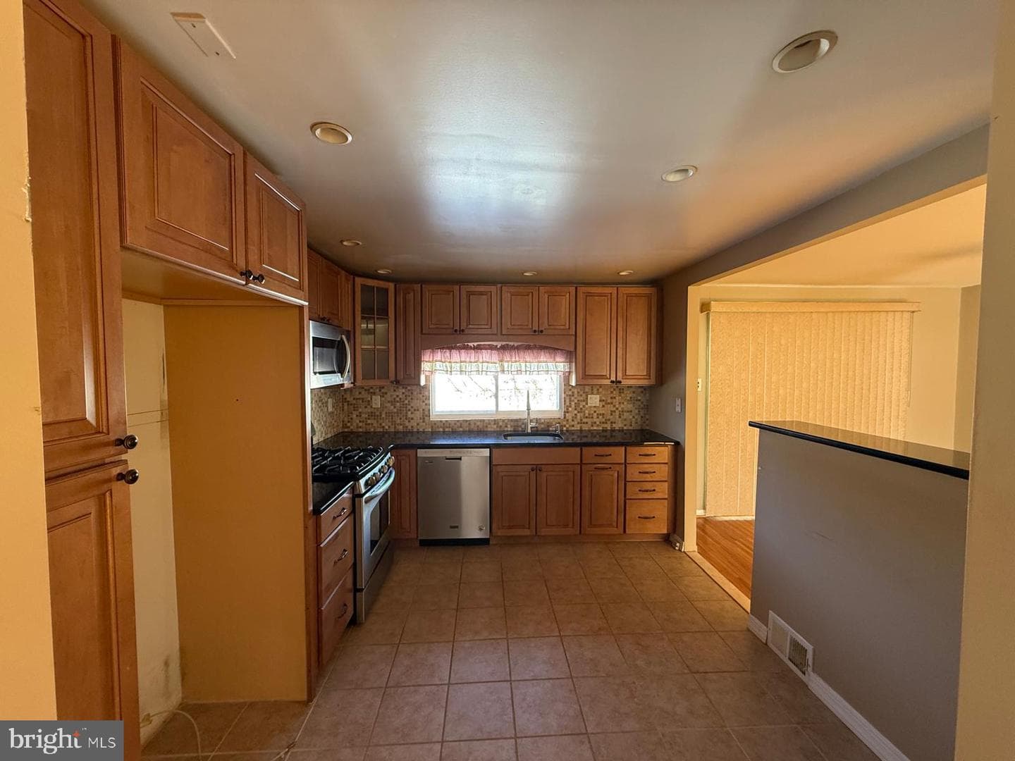 11616 Barlow Street photo 16