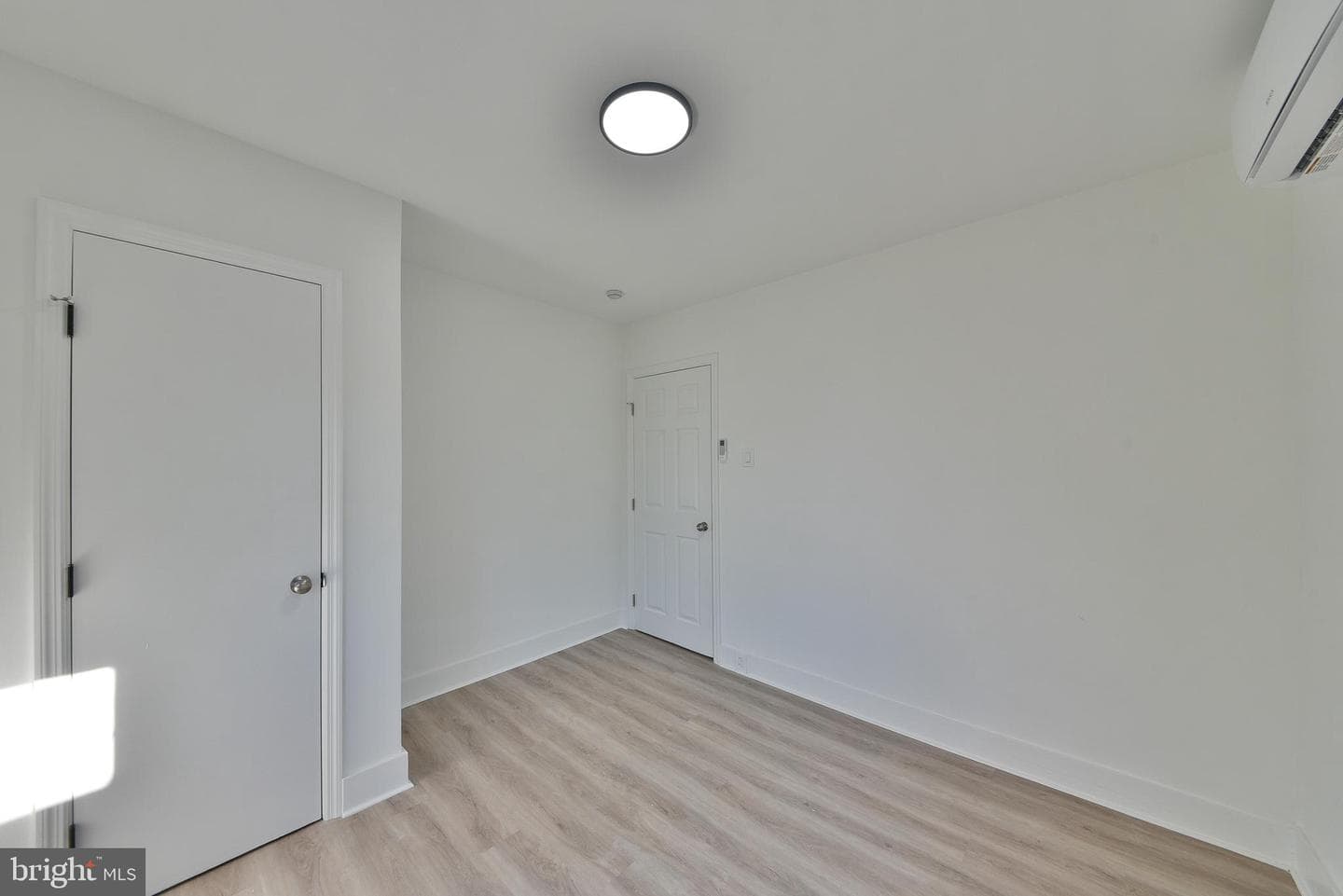 1725 W Juniata Street photo 21