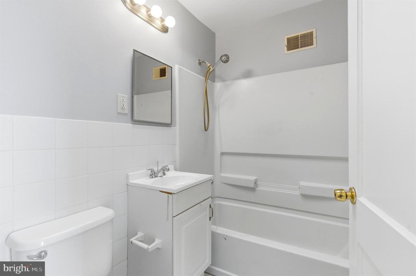 6266 Marsden Street photo 10