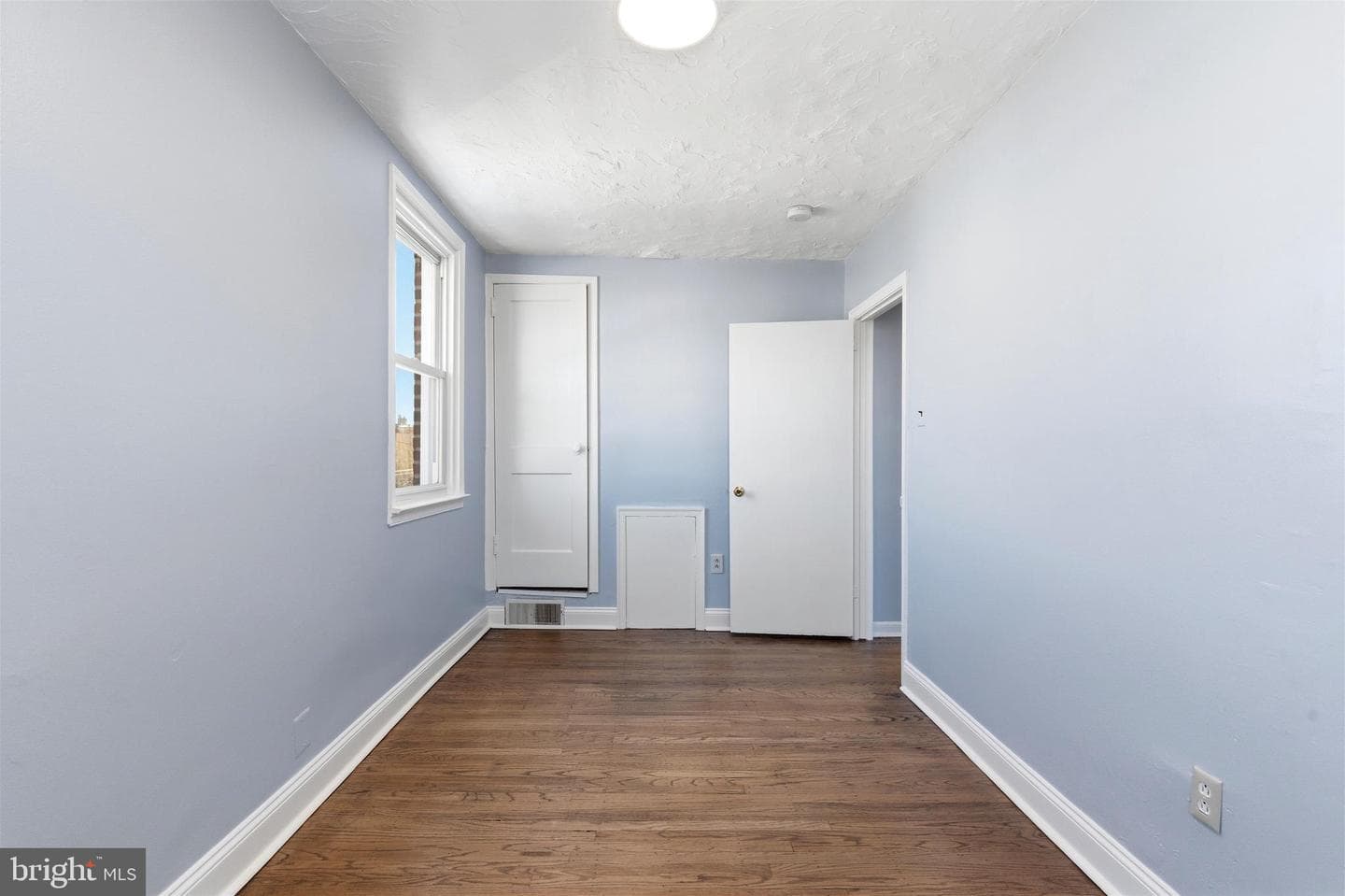 6266 Marsden Street photo 14
