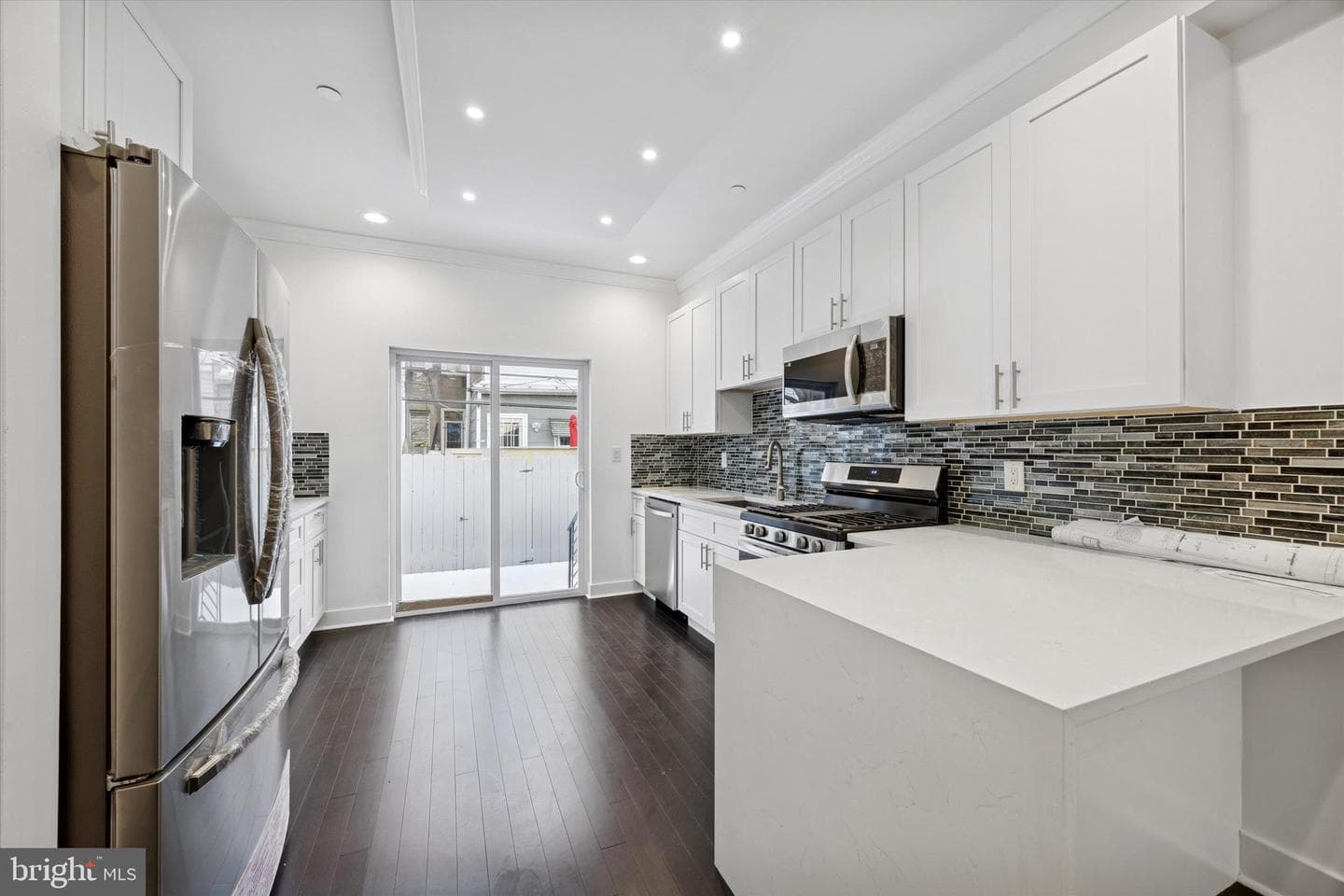 1327 S Hollywood Street photo 12