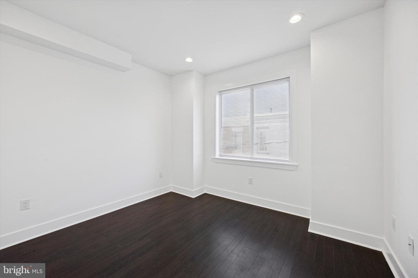 1327 S Hollywood Street photo 15