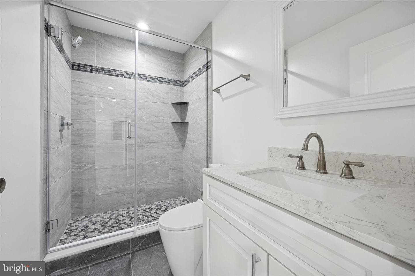 1327 S Hollywood Street photo 23