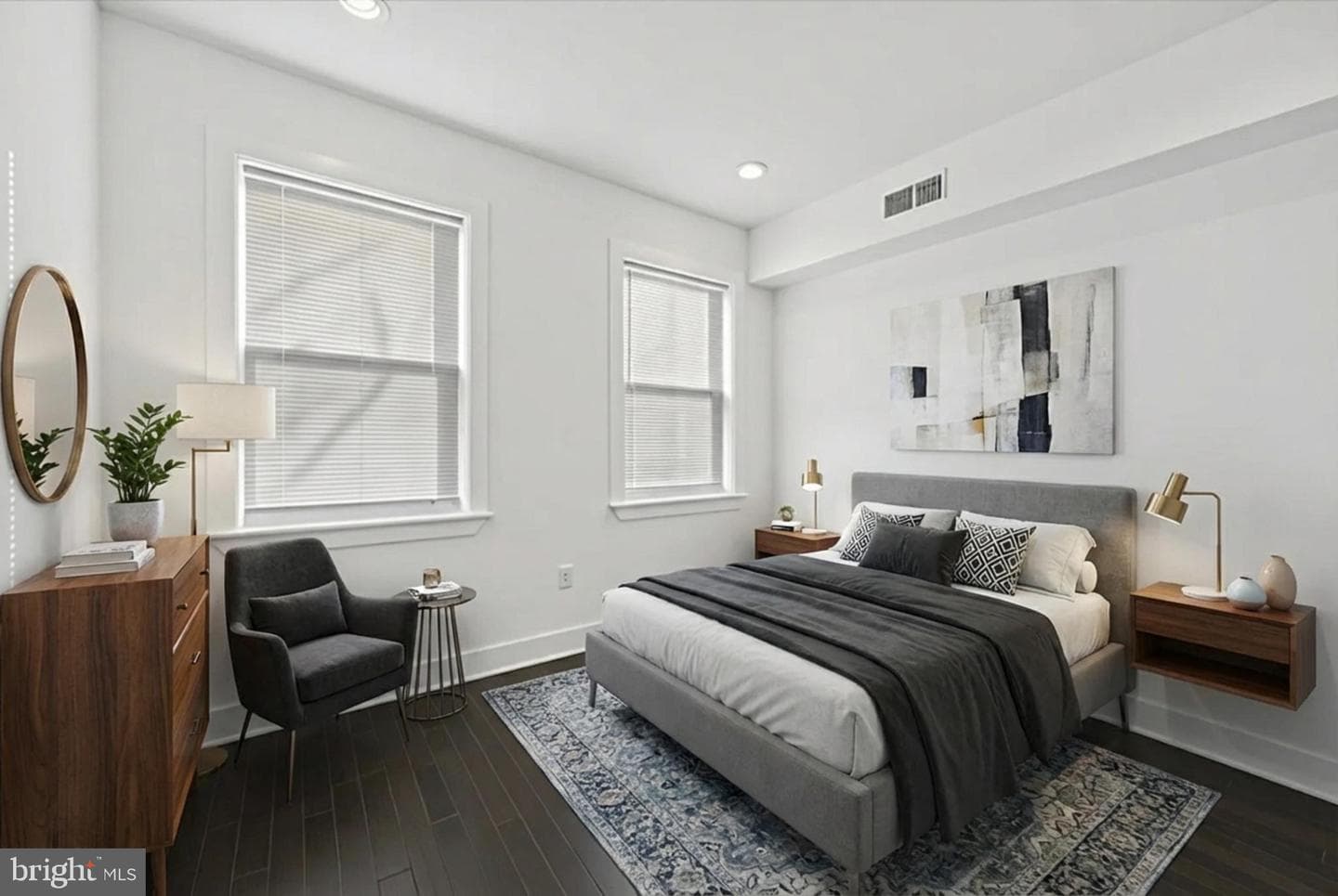 1327 S Hollywood Street photo 4
