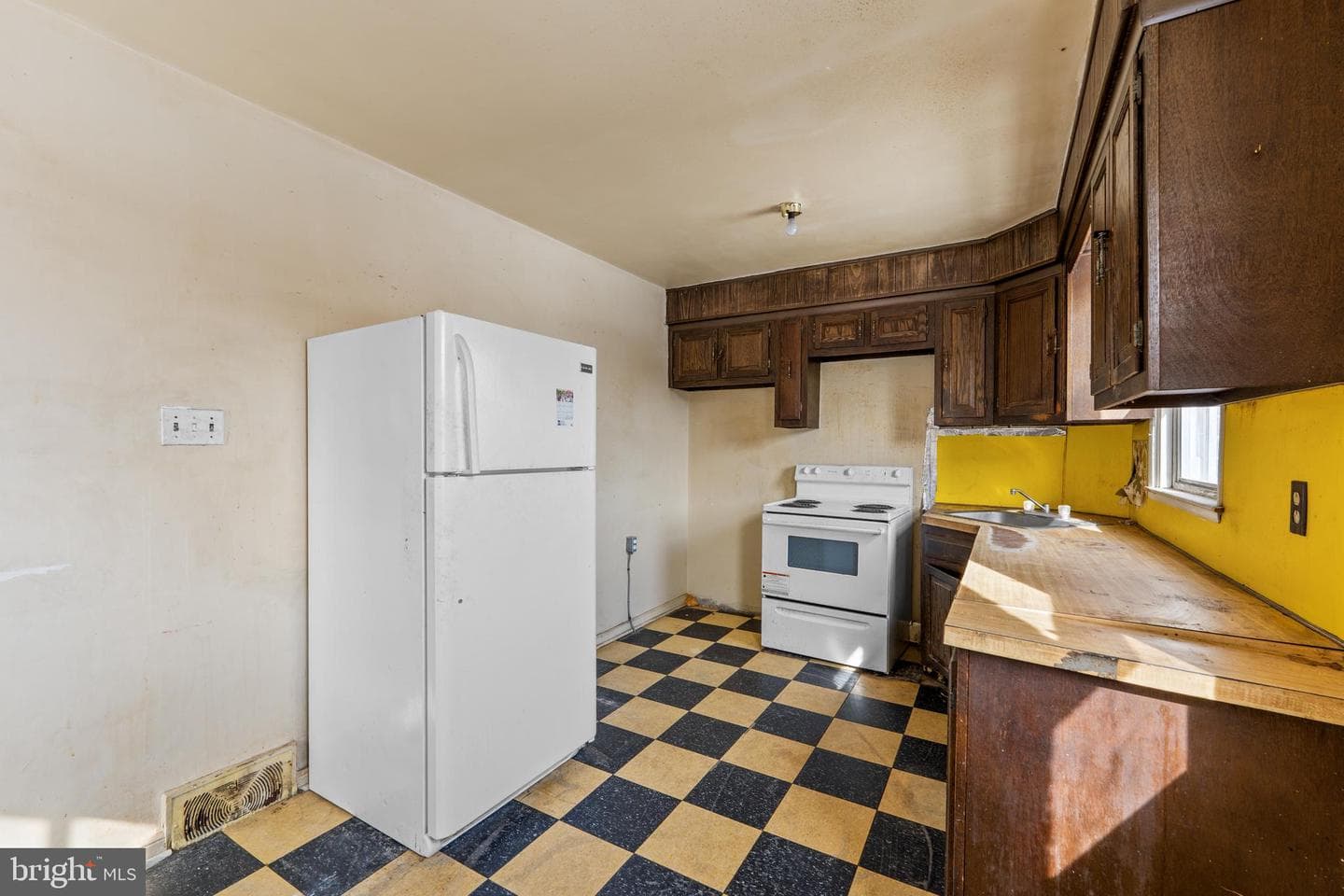 1030 E Sedgwick Street photo 13
