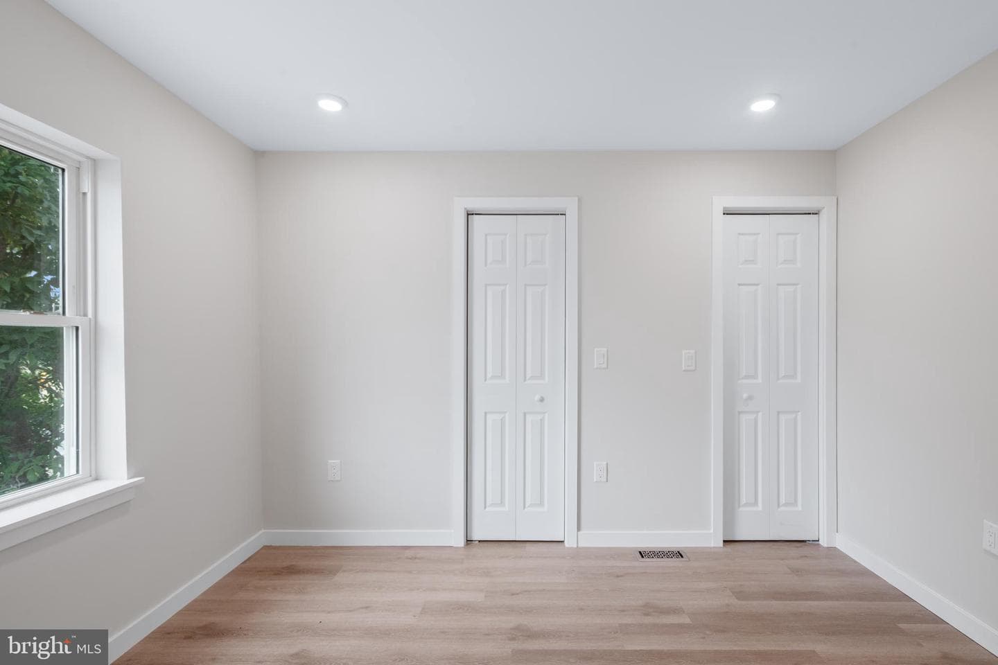 1603 E Hunting Park Avenue photo 18