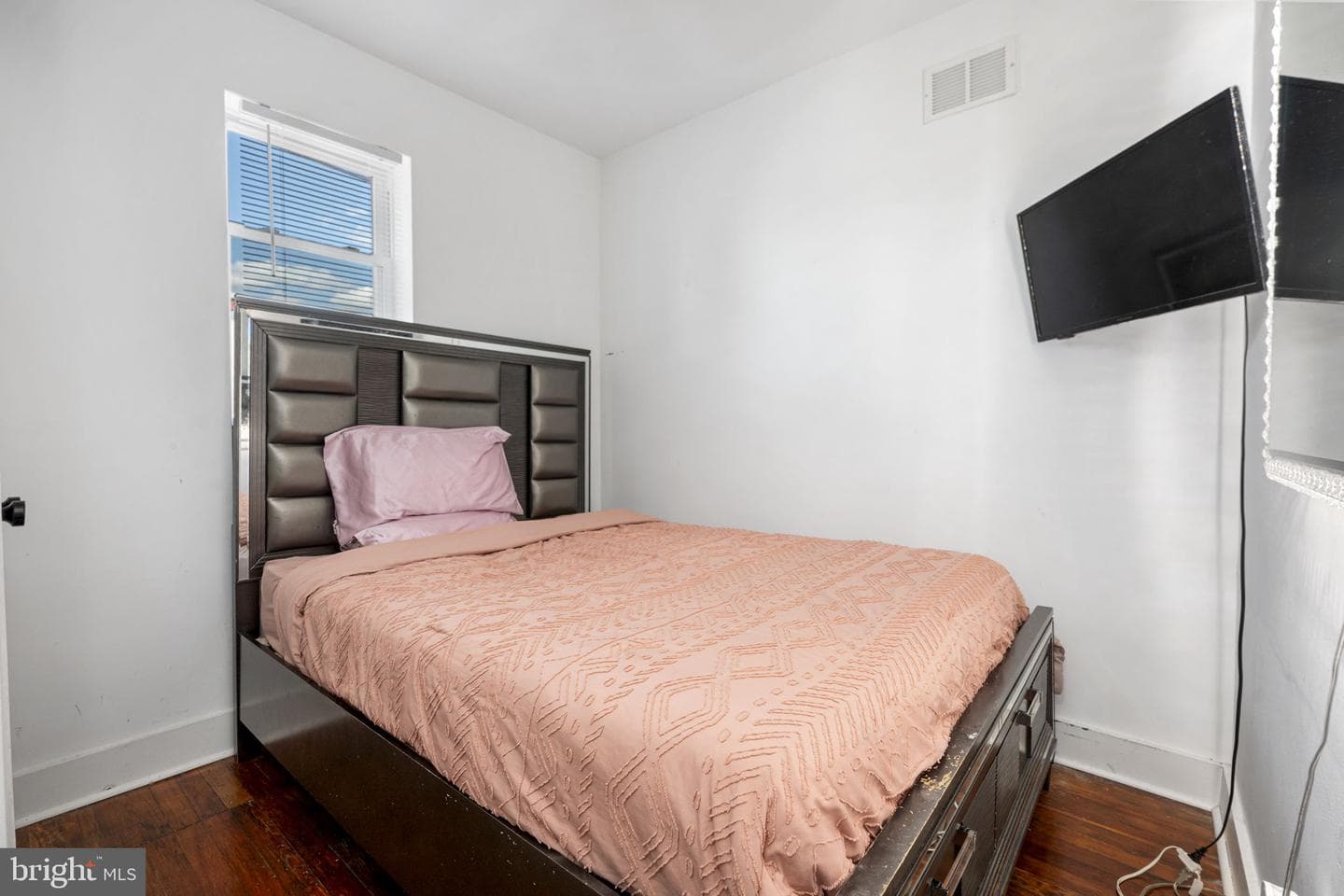 5729 Christian Street photo 15