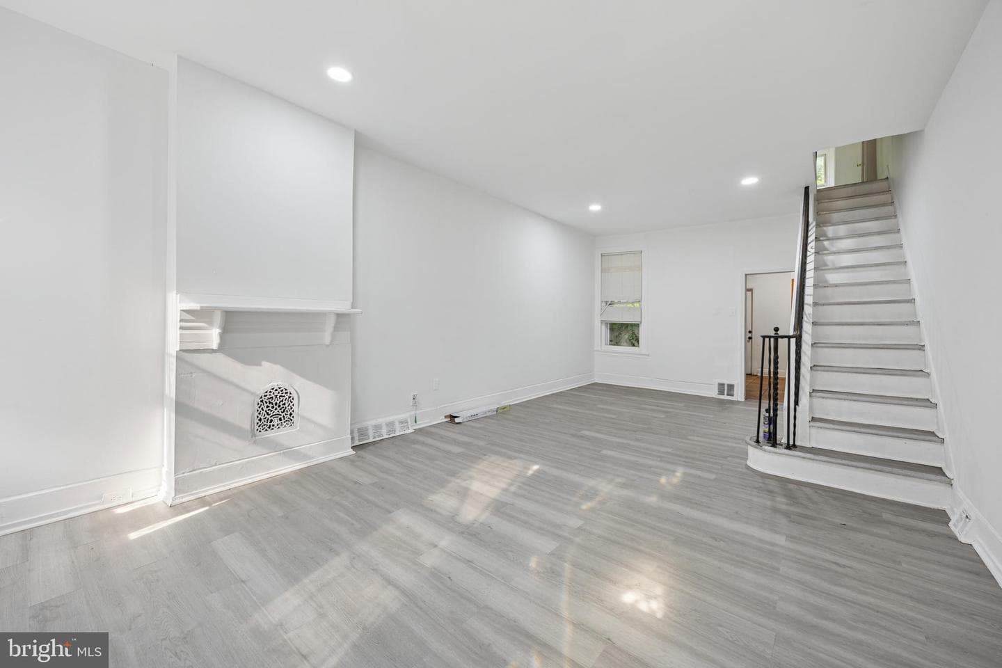 2416 N Carlisle Street photo 3
