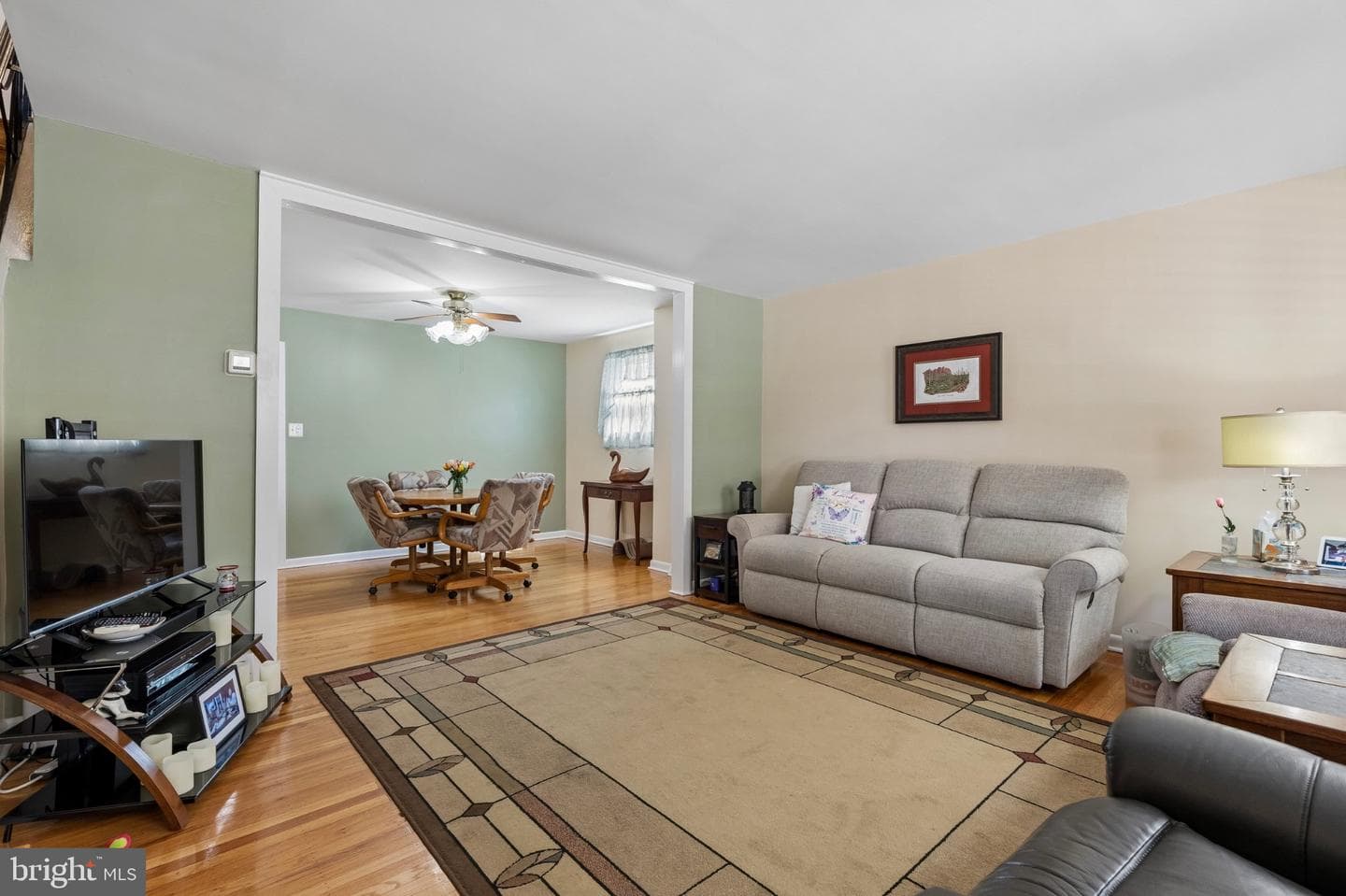 3516 Churchill Lane photo 2