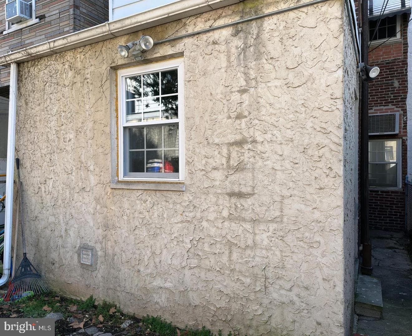 1942 S Galloway Street photo 16