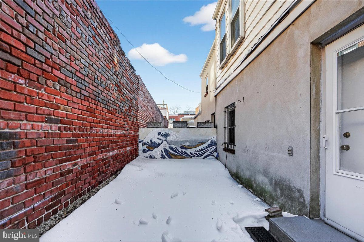 409 E George Street photo 42