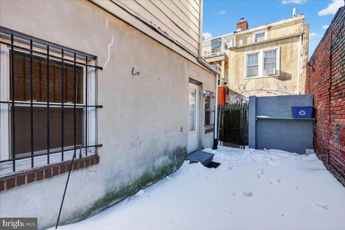 409 E George Street photo 43