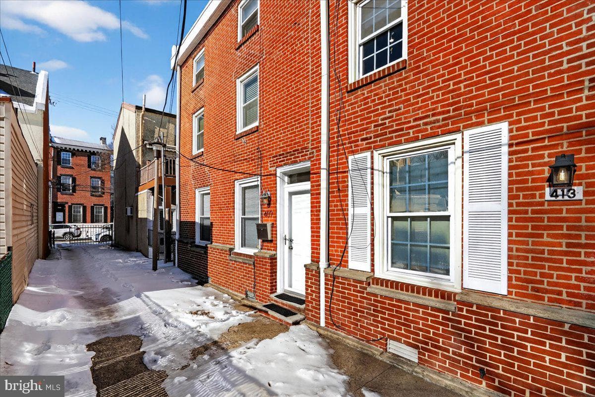 409 E George Street photo 45