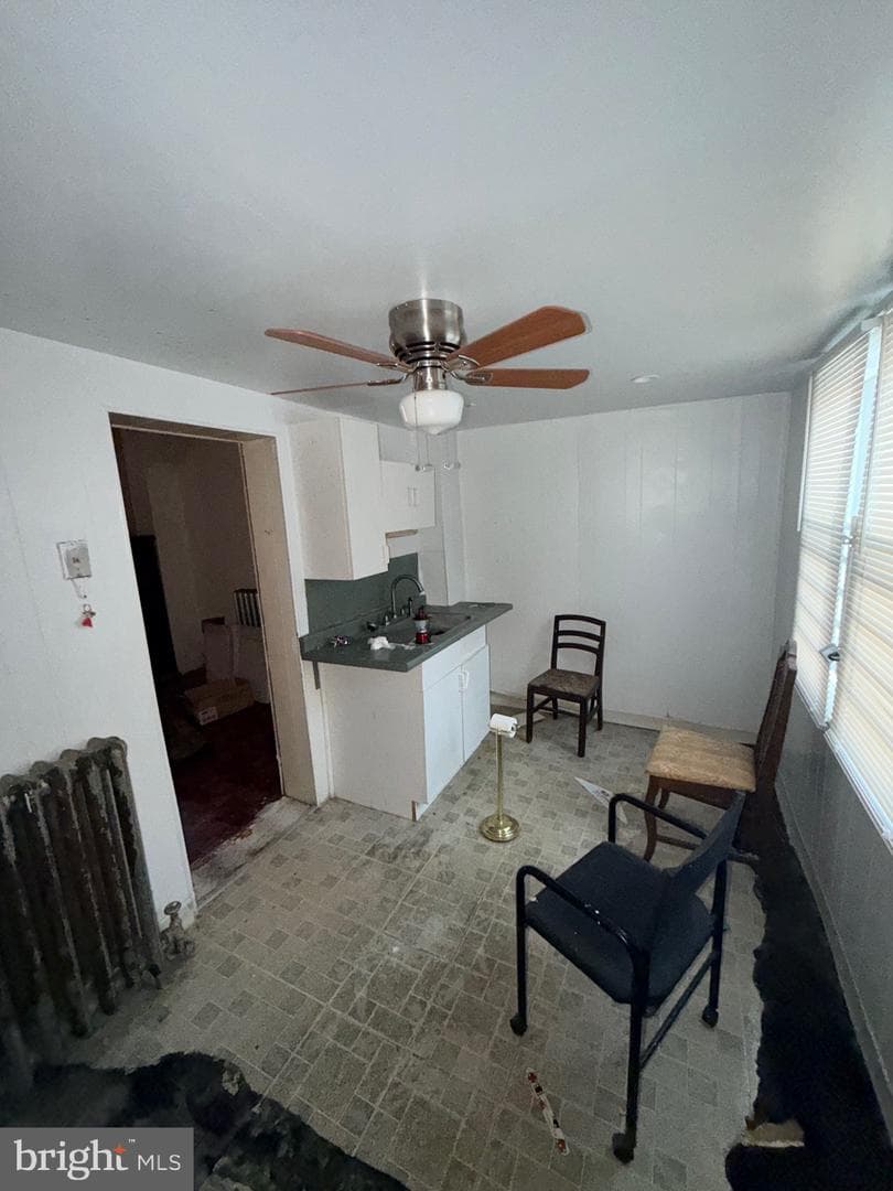 2740 W Cabot Street photo 4