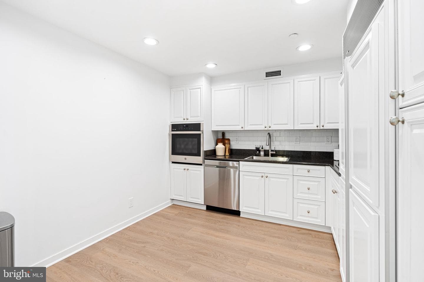 211 S 4th Street #104 photo 16