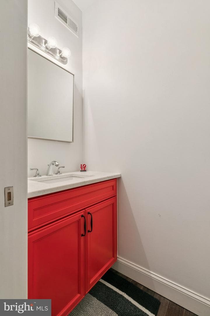 722 Dickinson Street photo 18