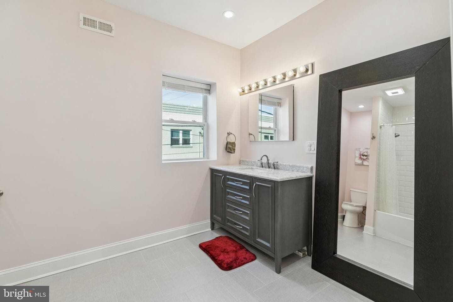 722 Dickinson Street photo 40