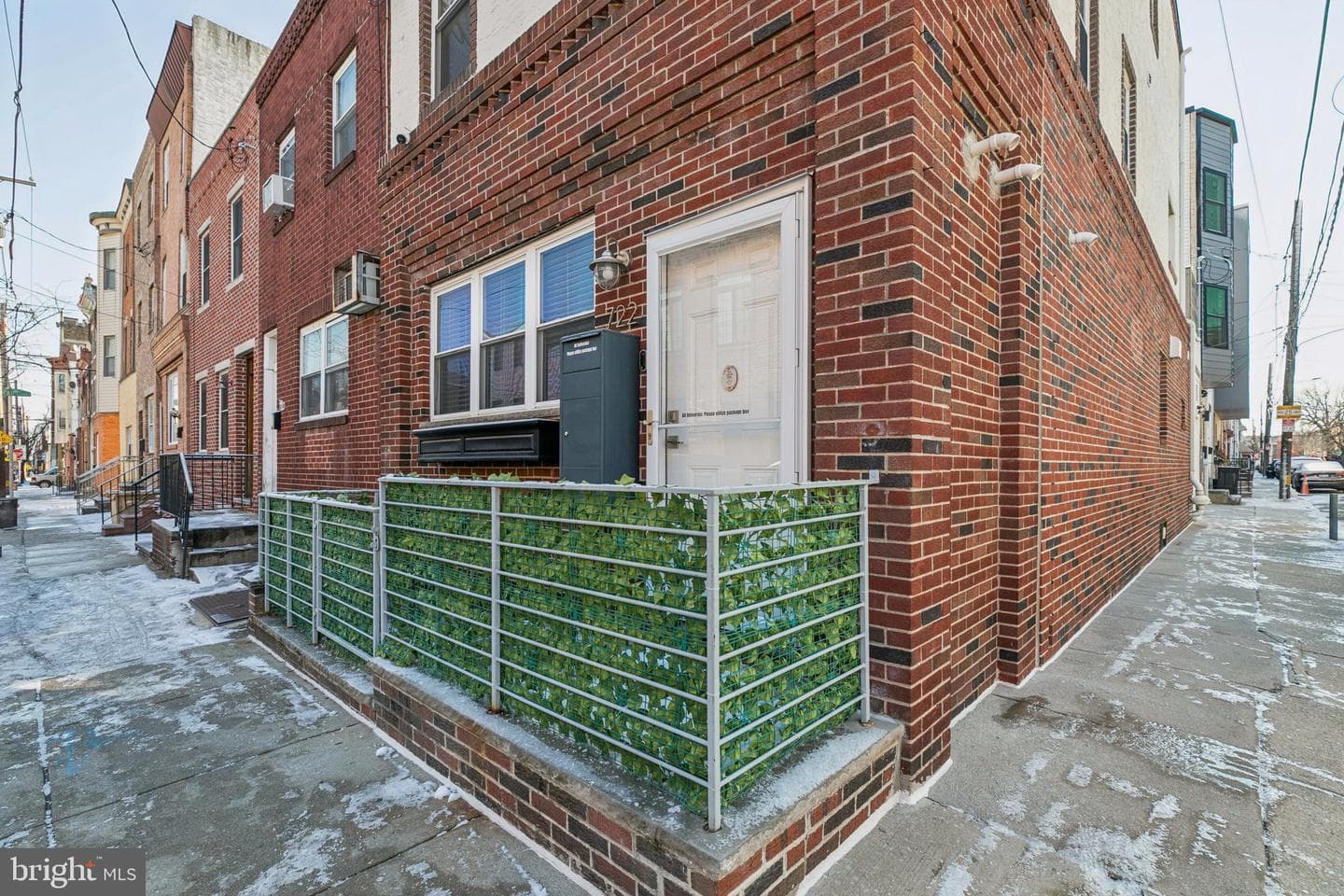 722 Dickinson Street photo 5