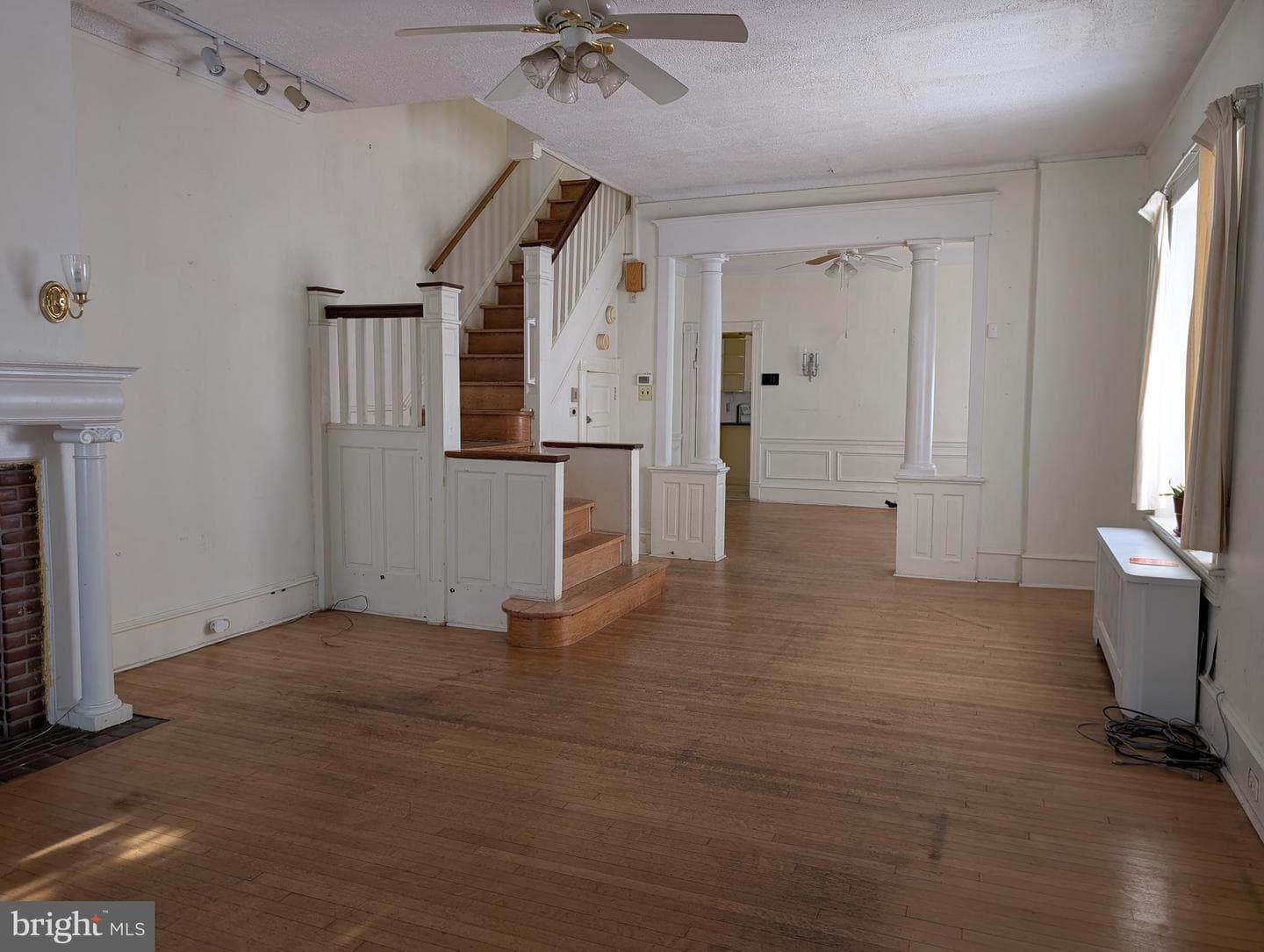 229 E Mount Pleasant Avenue photo 2