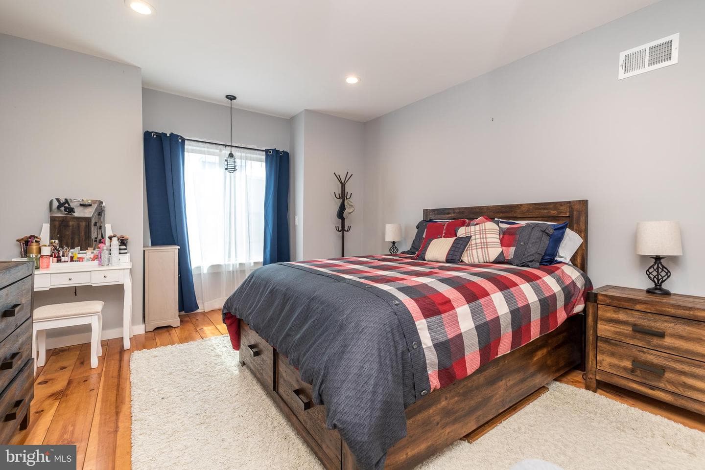 1817 Ingersoll Street photo 23