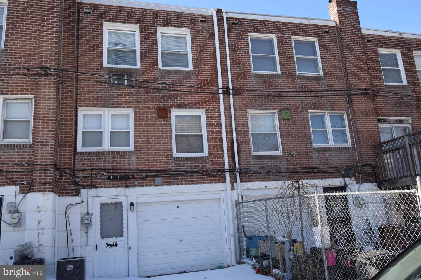 6145 N Warnock Street photo 21
