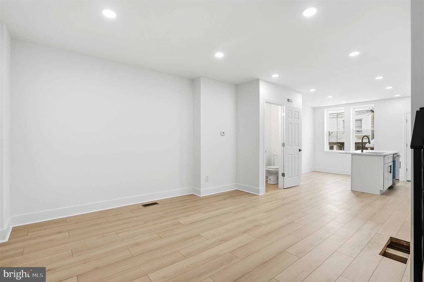 6621 N Uber Street photo 17