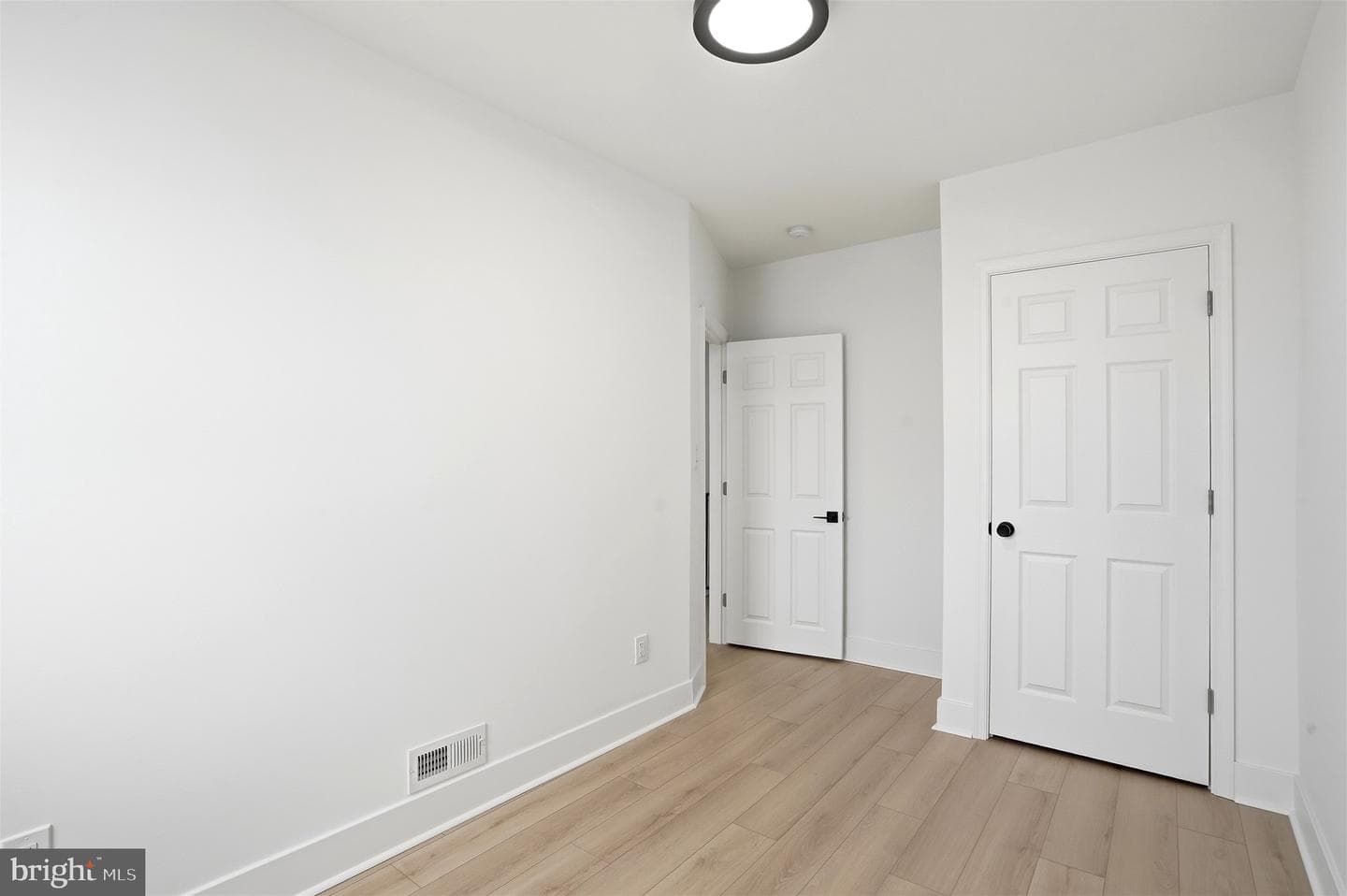 6621 N Uber Street photo 25